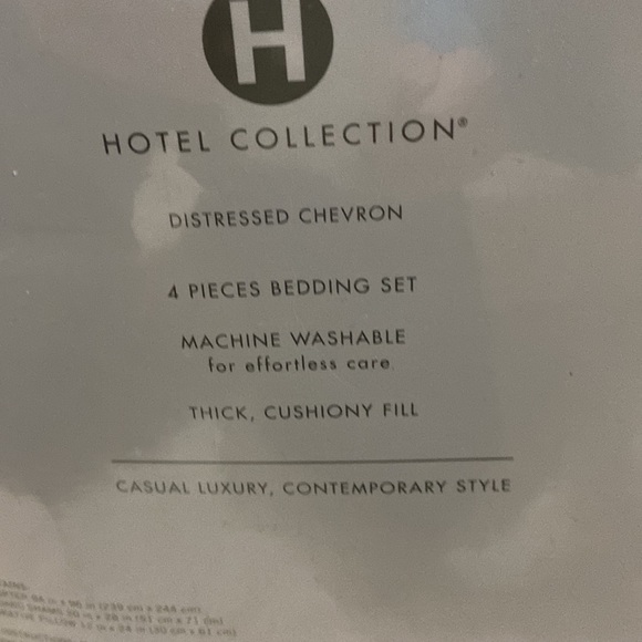 $500 Limited Edition Hotel Collection Distressed Chevron Comforter Set, Ivory - Picture 10 of 10